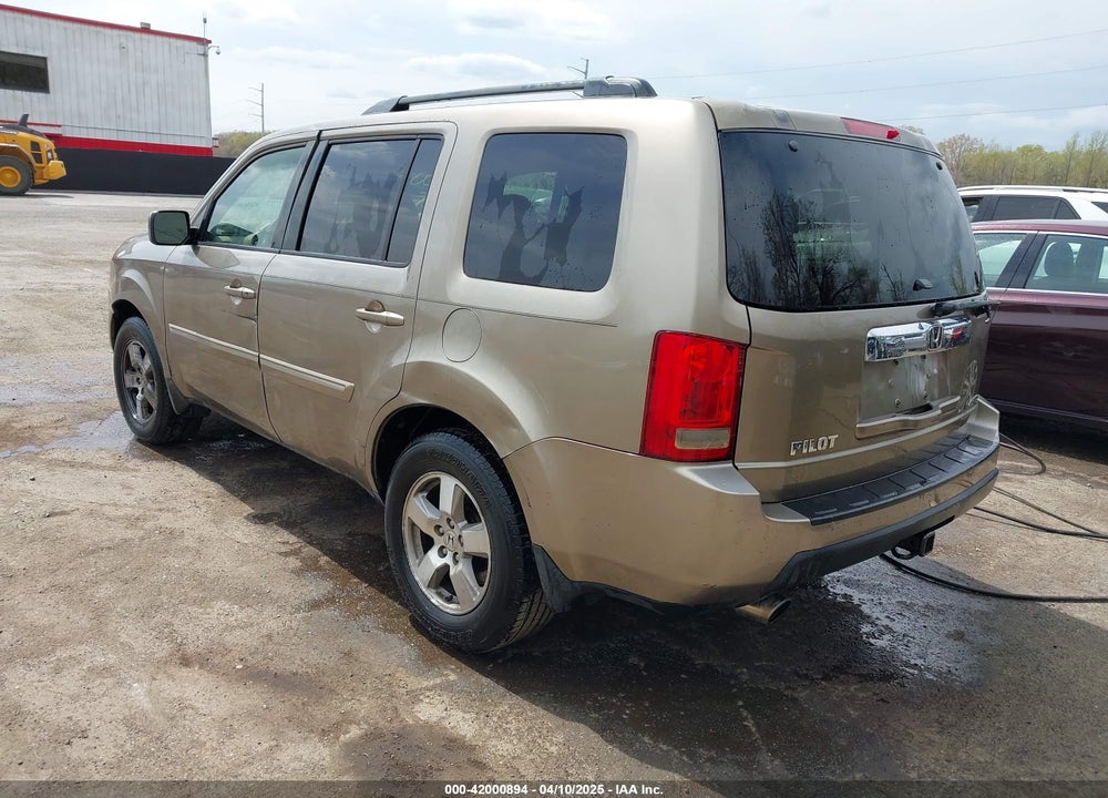 2010 HONDA PILOT EX VIN: 5FNYF4H42AB027705