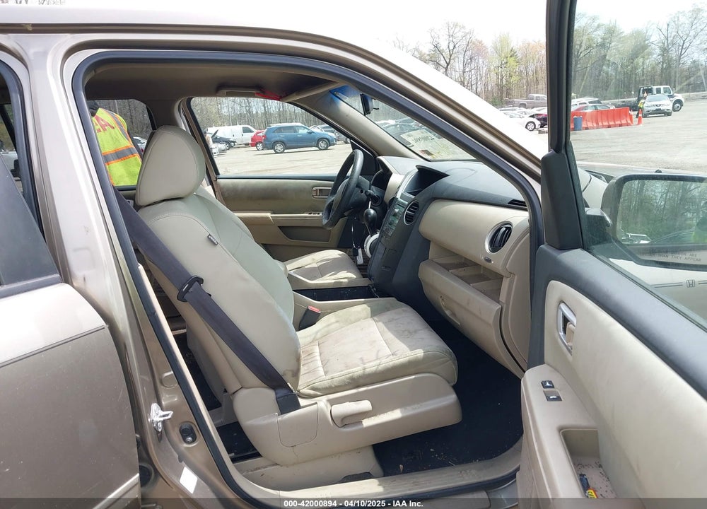 2010 HONDA PILOT EX VIN: 5FNYF4H42AB027705