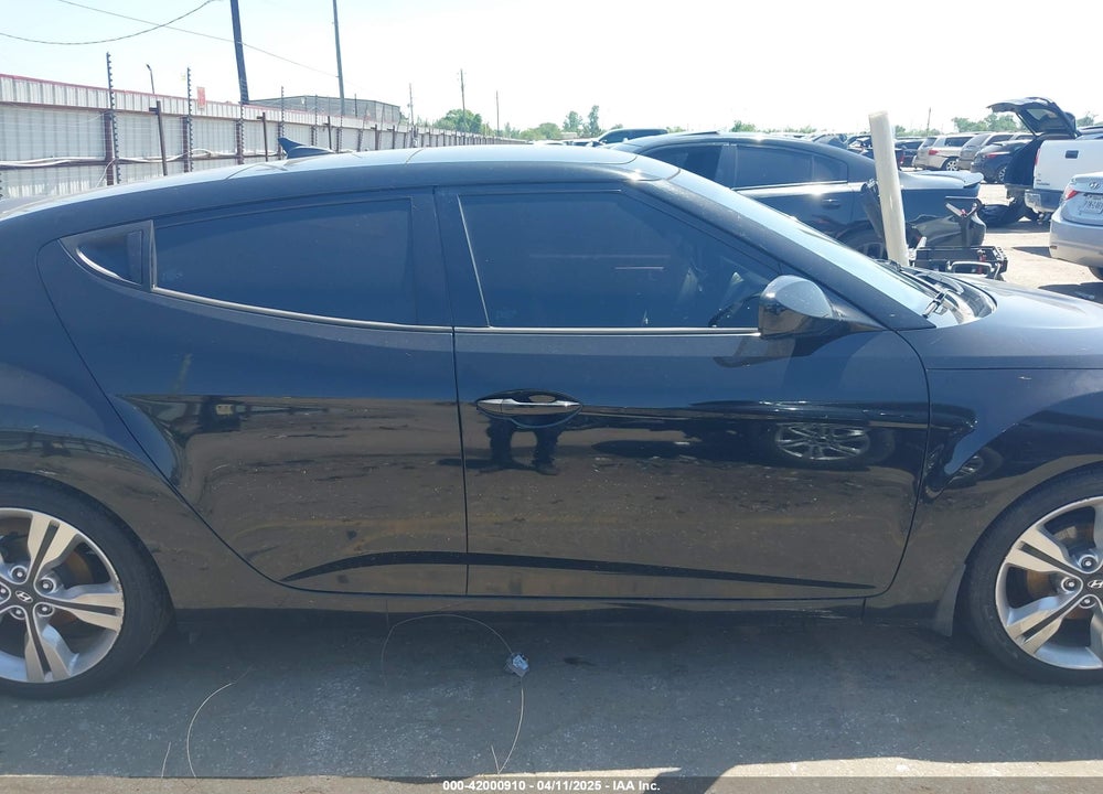 2017 HYUNDAI VELOSTER VALUE EDITION VIN: KMHTC6AD1HU316578