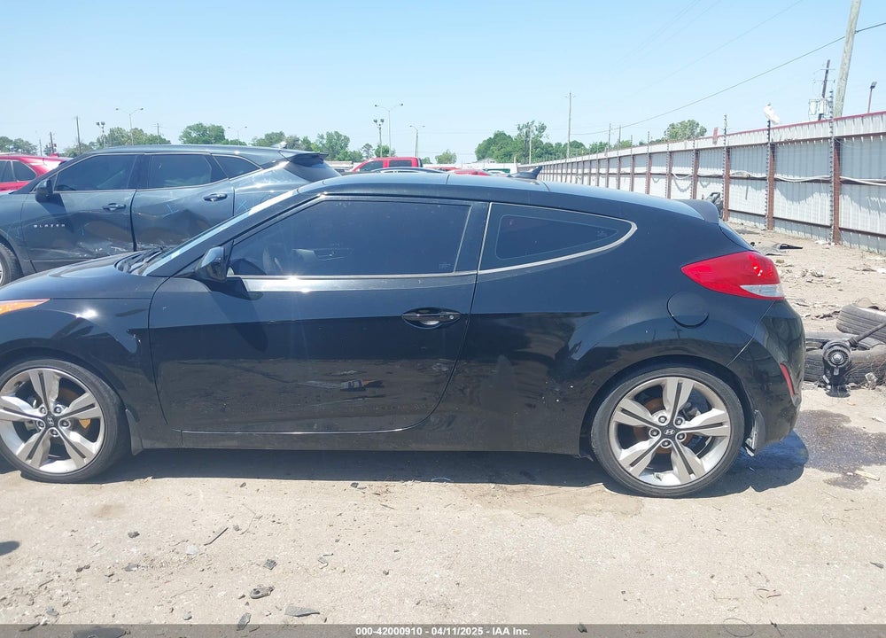 2017 HYUNDAI VELOSTER VALUE EDITION VIN: KMHTC6AD1HU316578