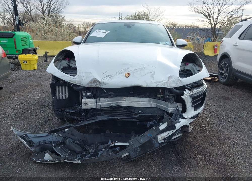 2017 PORSCHE MACAN VIN: WP1AB2A56HLB11942