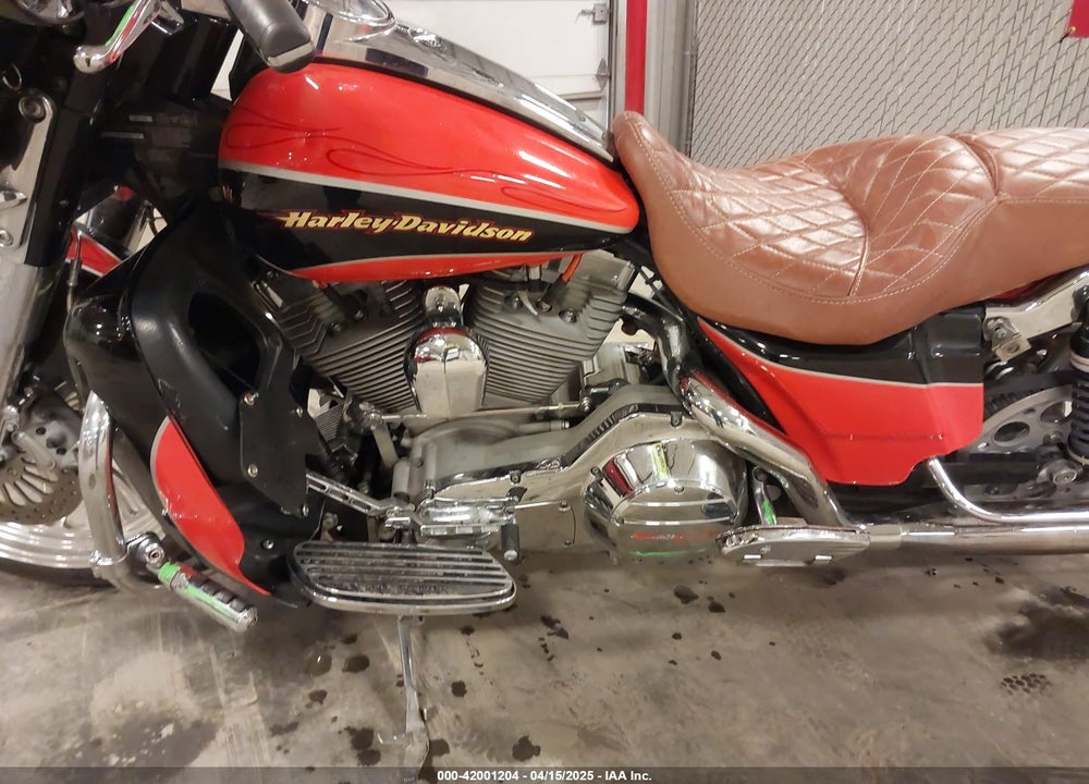 2004 HARLEY-DAVIDSON FLHTCSE VIN: 1HD1PJE124Y954973