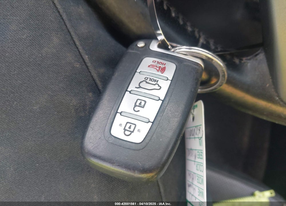 2013 HYUNDAI VELOSTER VIN: KMHTC6AE4DU157798