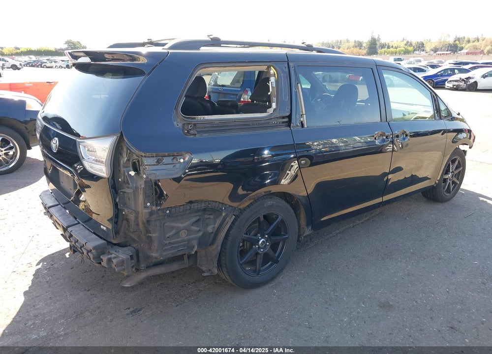 2011 TOYOTA SIENNA SE VIN: 5TDXK3DC6BS051985
