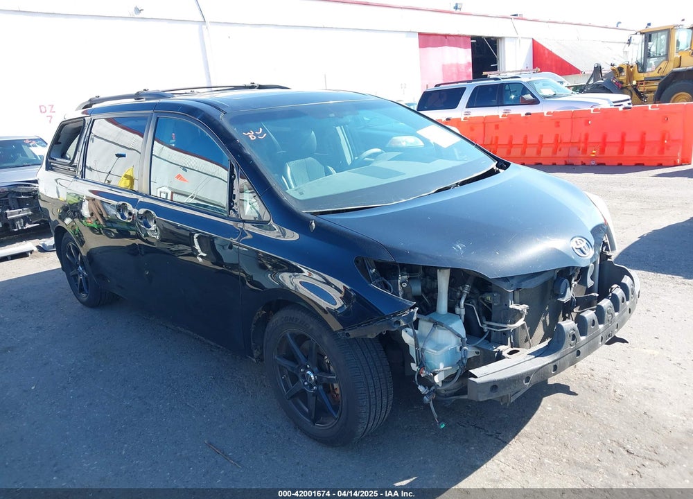 2011 TOYOTA SIENNA SE VIN: 5TDXK3DC6BS051985