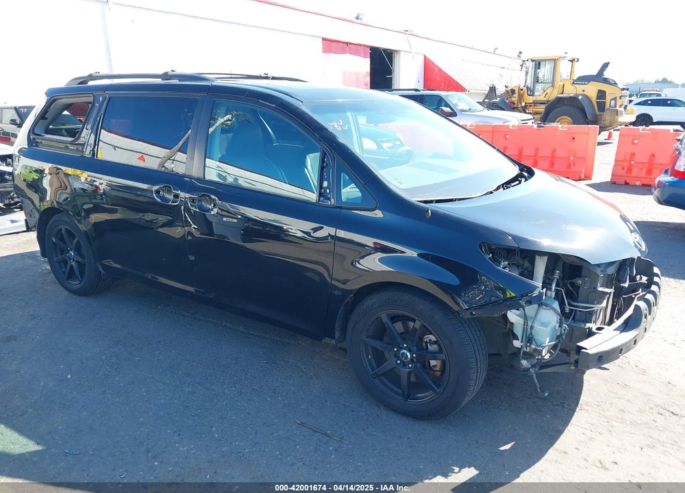 2011 TOYOTA SIENNA SE VIN: 5TDXK3DC6BS051985