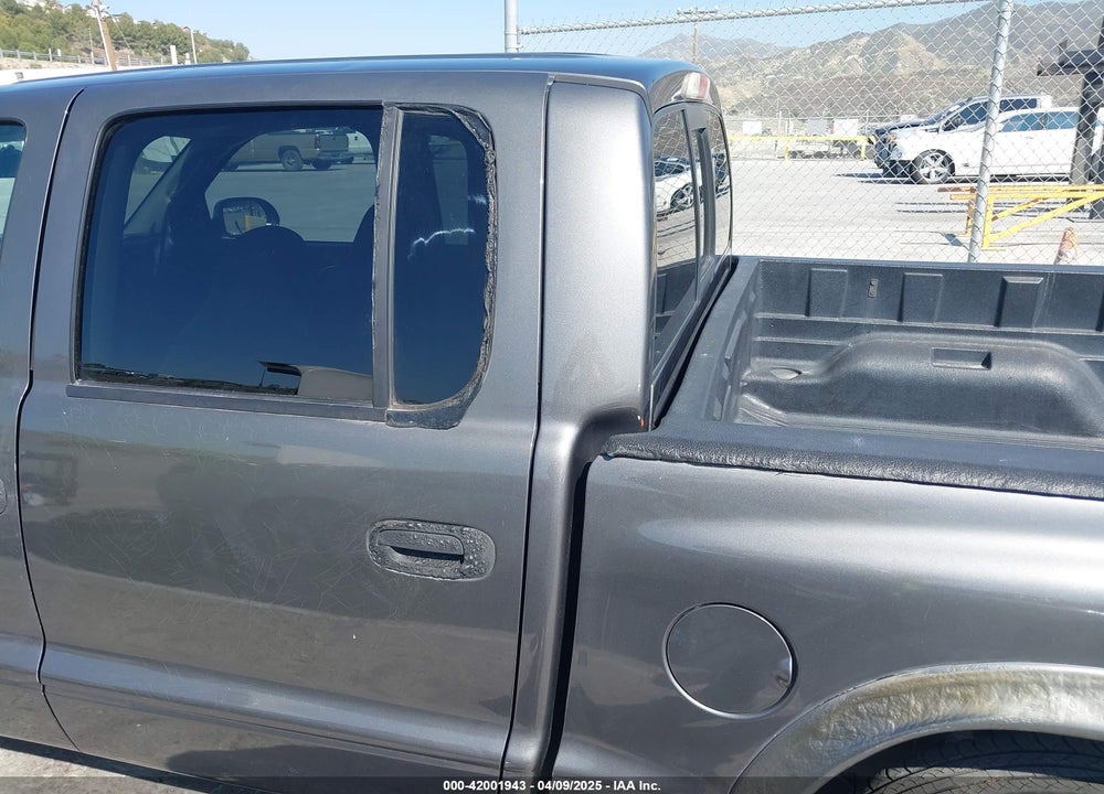 2004 DODGE DAKOTA SLT VIN: 1D7HL48K24S618072