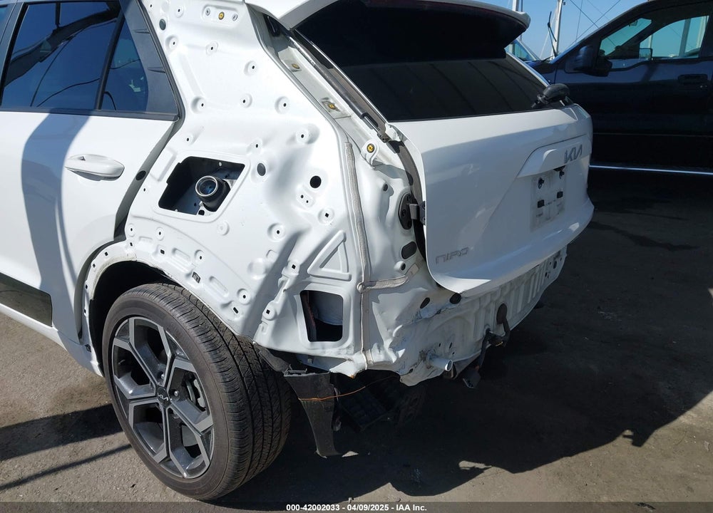 2023 KIA NIRO VIN: KNDCR3LEXP5043592