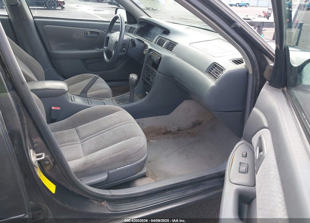 2000 TOYOTA CAMRY LE V6 VIN: 4T1BF28K2YU948277