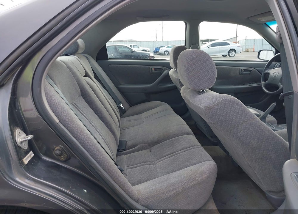2000 TOYOTA CAMRY LE V6 VIN: 4T1BF28K2YU948277
