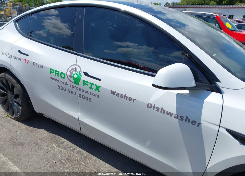 2020 TESLA MODEL Y VIN: 5YJYGDEF8LF025673
