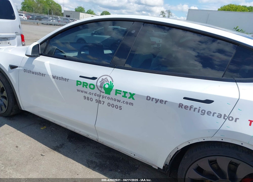 2020 TESLA MODEL Y VIN: 5YJYGDEF8LF025673