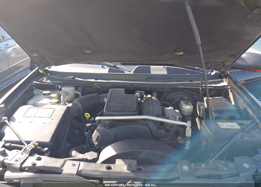 2005 GMC ENVOY XL SLT VIN: 1GKET16S756166150