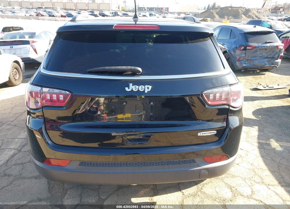 2018 JEEP COMPASS LATITUDE FWD VIN: 3C4NJCBB0JT233741