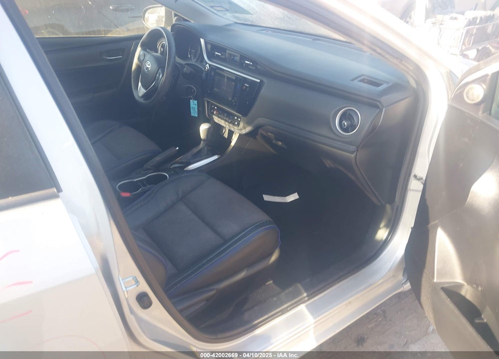 2017 TOYOTA COROLLA SE VIN: 5YFBURHEXHP607459