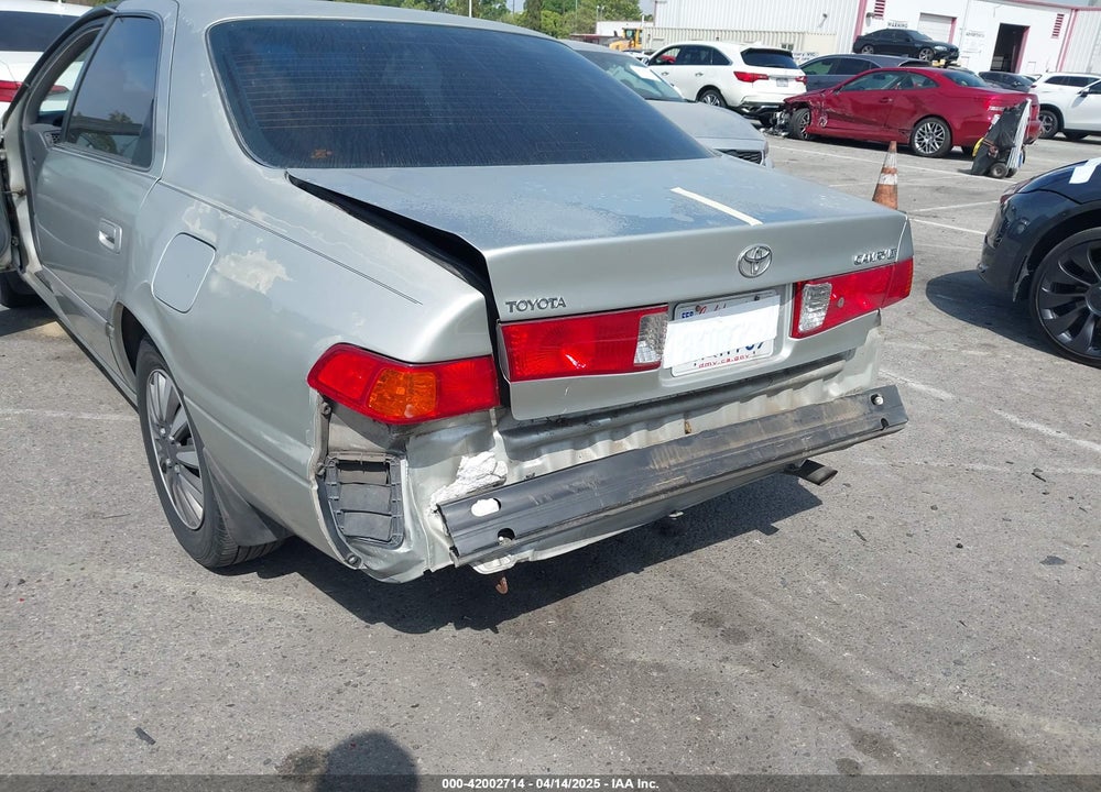2000 TOYOTA CAMRY VIN: JT2BG22K2Y0420250