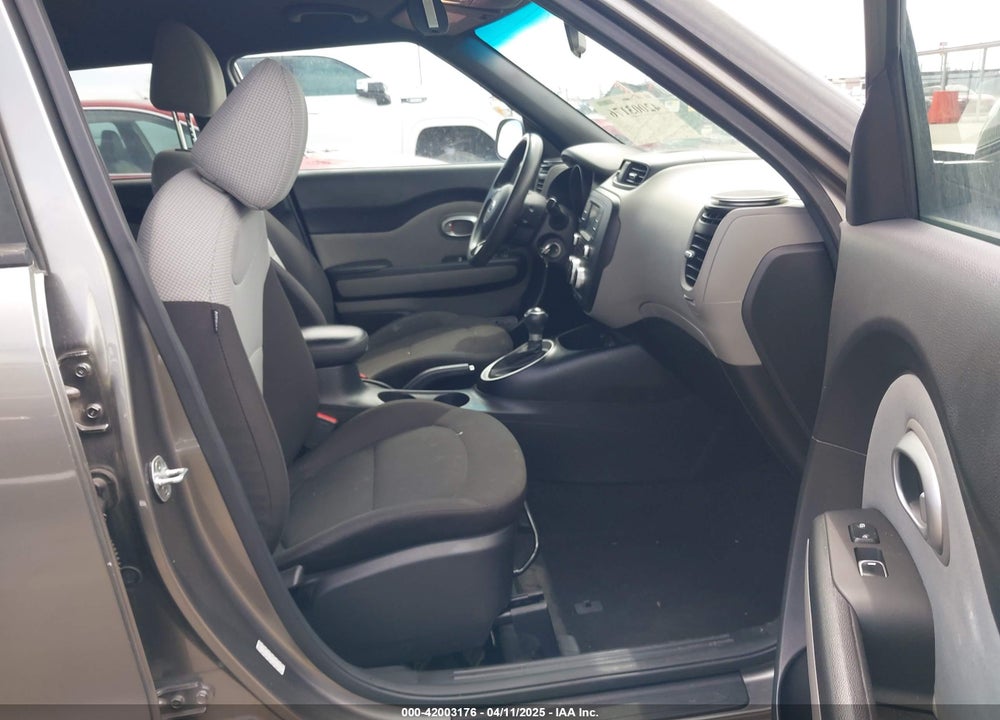 2017 KIA SOUL VIN: KNDJN2A27H7445047