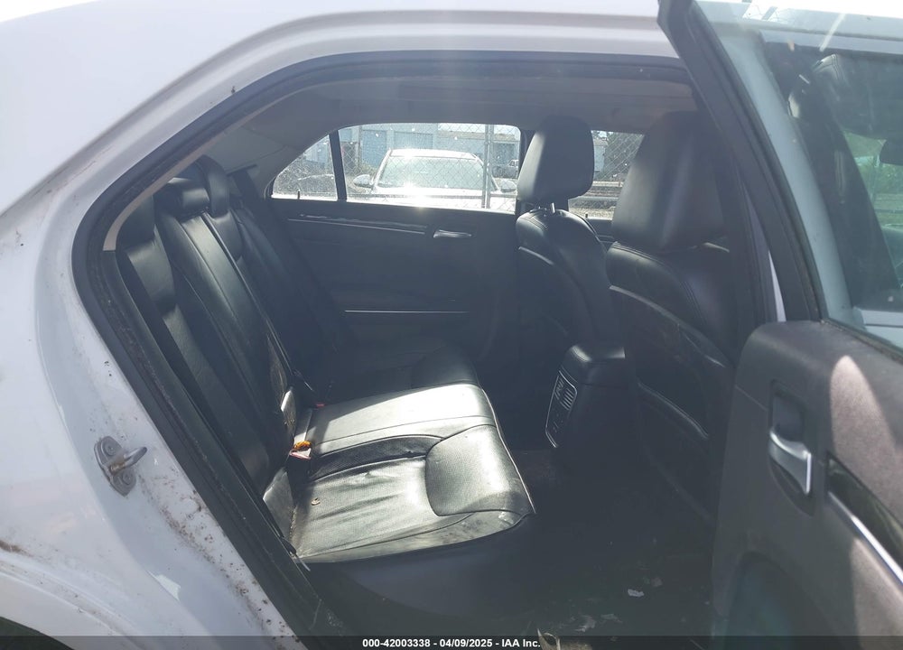 2016 CHRYSLER 300 VIN: 2C3CCAEG5GH252613