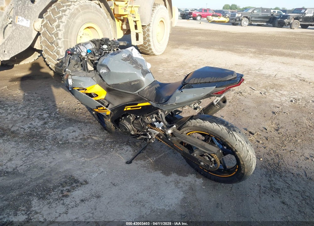 2018 KAWASAKI EX400 VIN: JKAEXKG14JDA08394