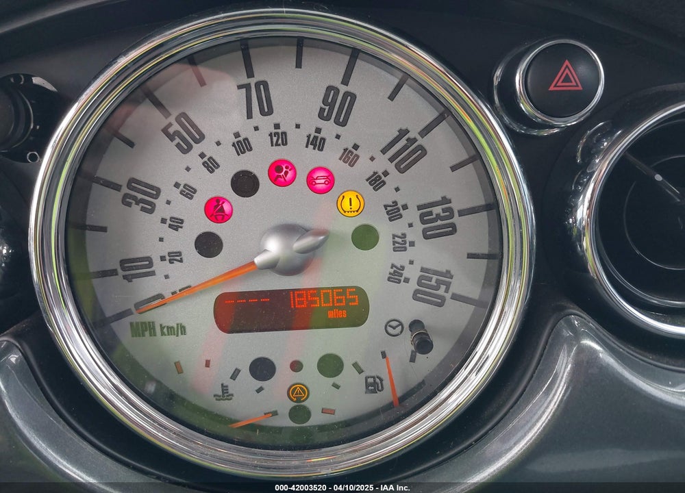 2006 MINI COOPER VIN: WMWRC33516TK65263