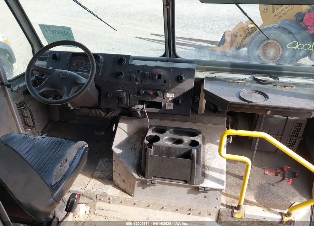 2012 FREIGHTLINER CHASSIS M LINE WALK-IN VAN VIN: 4UZAC3DV8CCBE5481