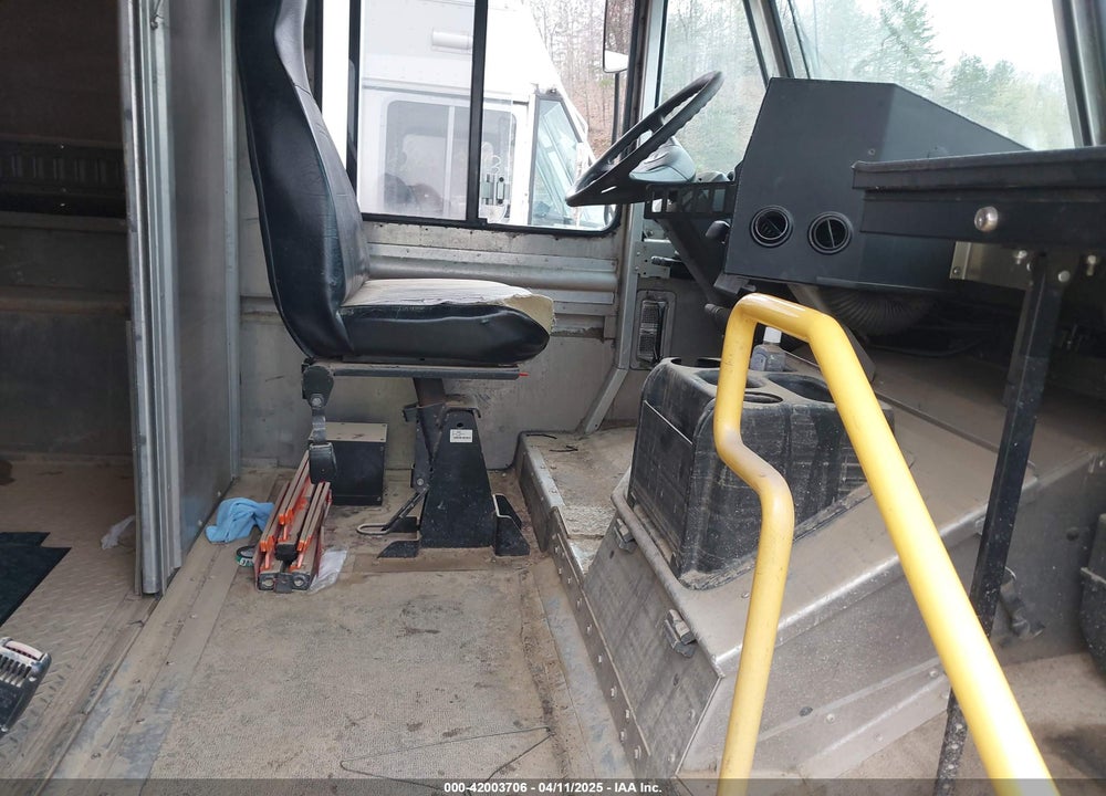 2014 FREIGHTLINER CHASSIS M LINE WALK-IN VAN VIN: 4UZAC3DVXECFW4469