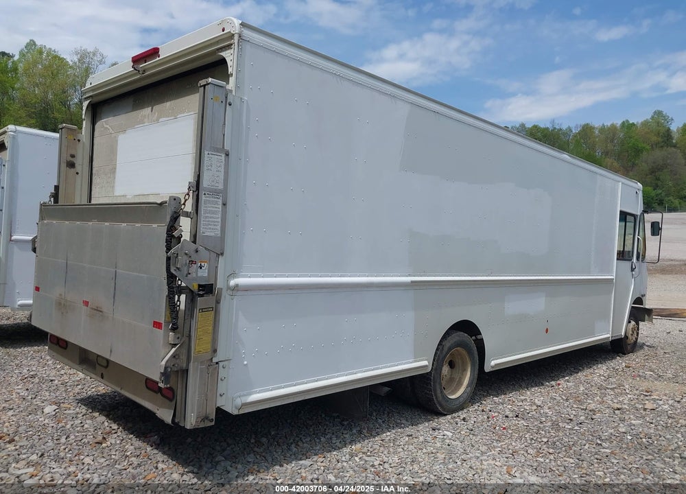 2014 FREIGHTLINER CHASSIS M LINE WALK-IN VAN VIN: 4UZAC3DVXECFW4469