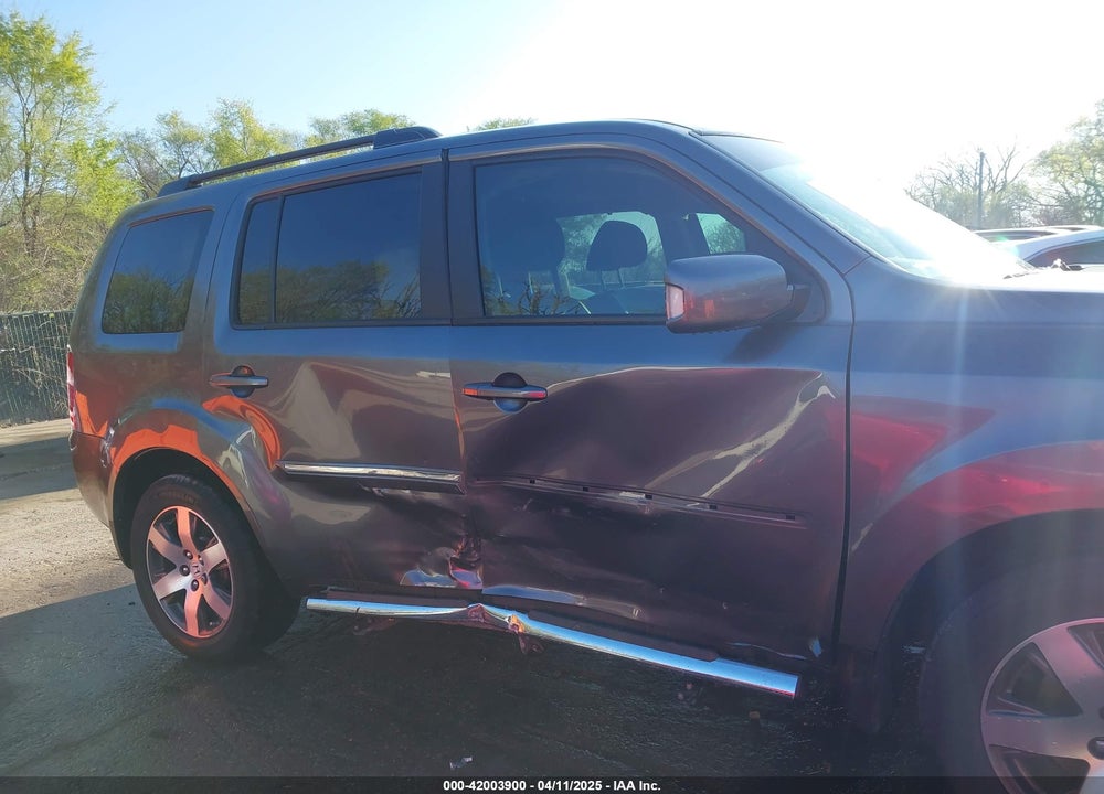 2012 HONDA PILOT TOURING VIN: 5FNYF4H91CB027886