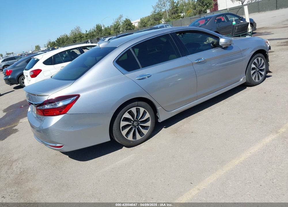 2017 HONDA ACCORD VIN: JHMCR6F7XHC006343