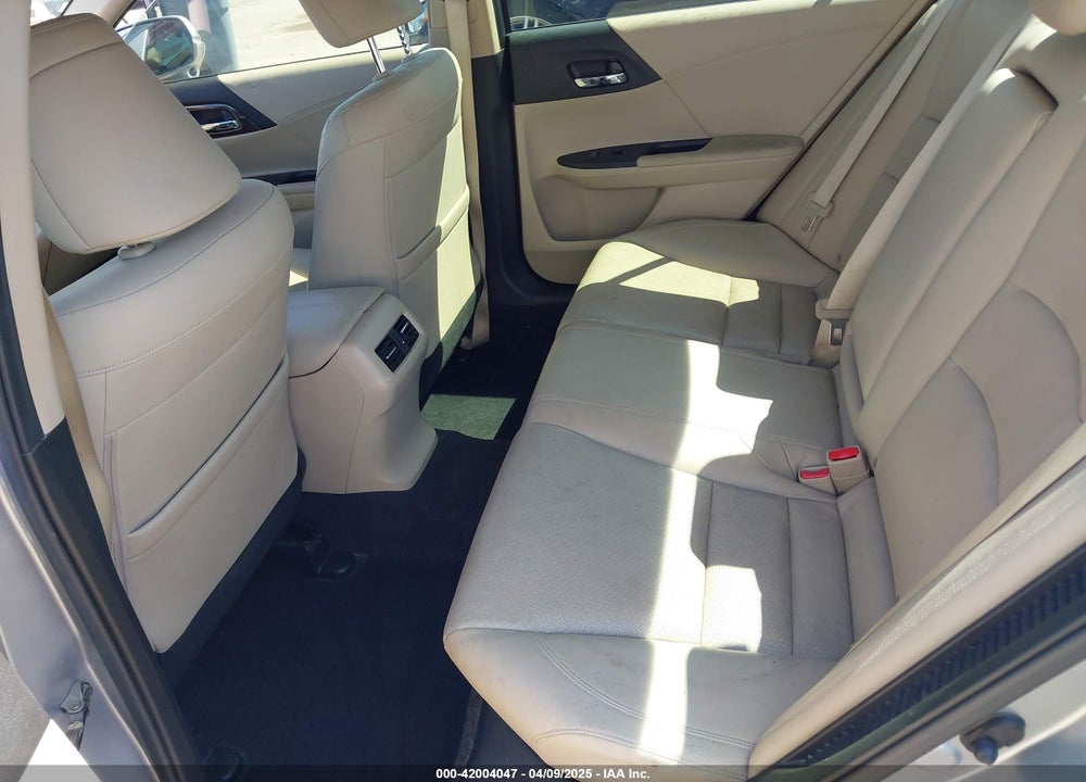 2017 HONDA ACCORD VIN: JHMCR6F7XHC006343