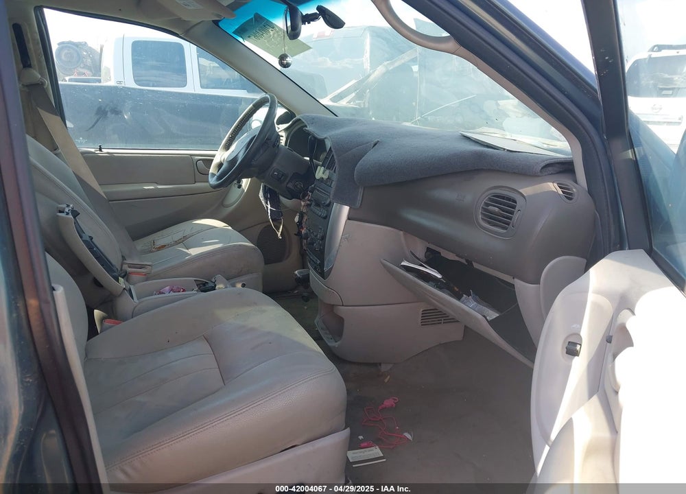 2005 CHRYSLER TOWN & COUNTRY TOURING VIN: 2C4GP54L75R128180