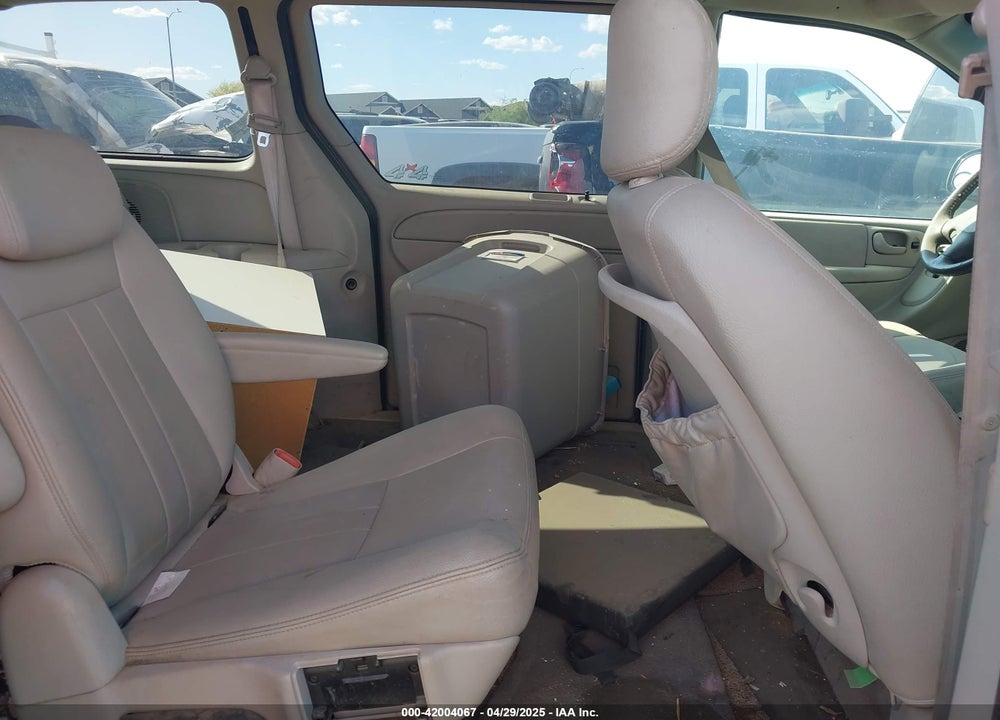 2005 CHRYSLER TOWN & COUNTRY TOURING VIN: 2C4GP54L75R128180