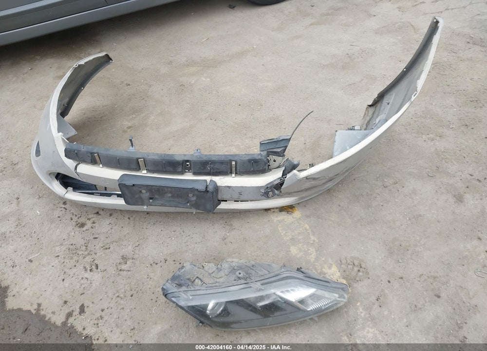 2010 FORD FUSION VIN: 3FAHP0HA1AR305042