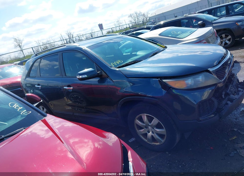 2011 KIA SORENTO LX V6 VIN: 5XYKT4A24BG124079