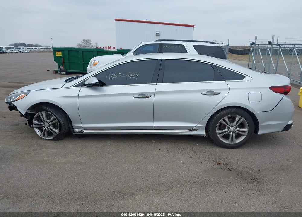 2018 HYUNDAI SONATA SPORT VIN: 5NPE34AF4JH639090