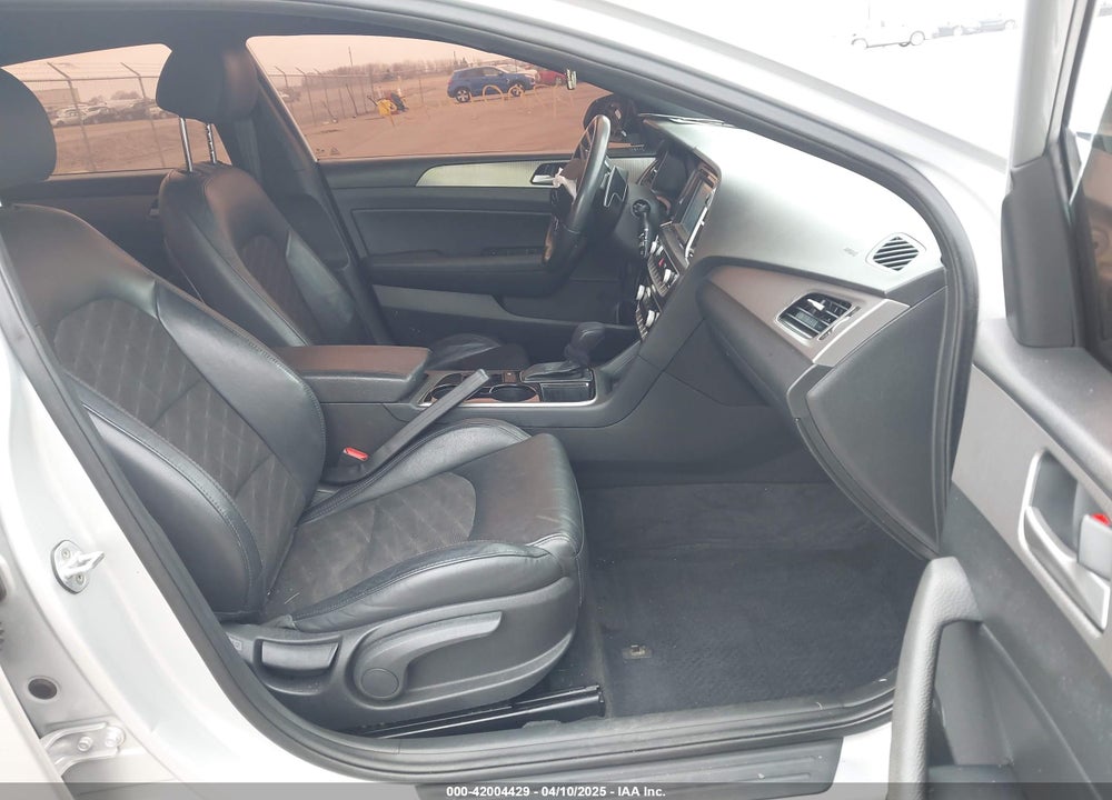 2018 HYUNDAI SONATA SPORT VIN: 5NPE34AF4JH639090
