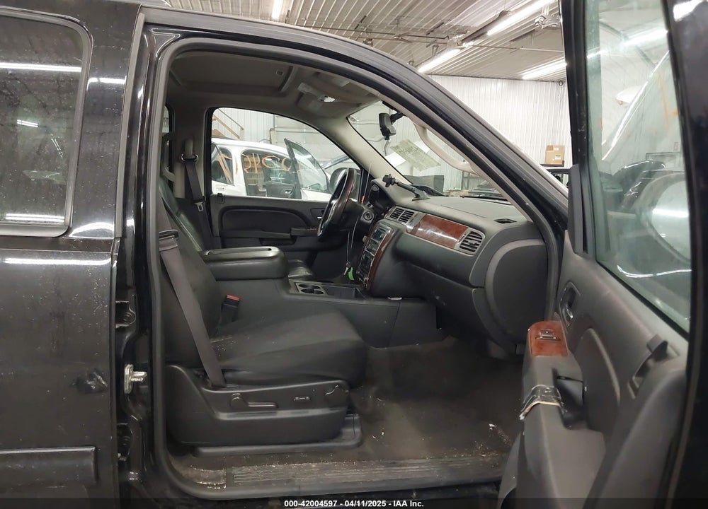 2013 CHEVROLET SUBURBAN 1500 LT VIN: 1GNSKJE74DR144996