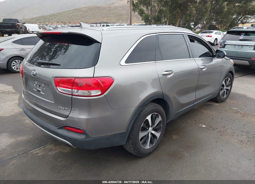 2018 KIA SORENTO VIN: 5XYPH4A56JG385309