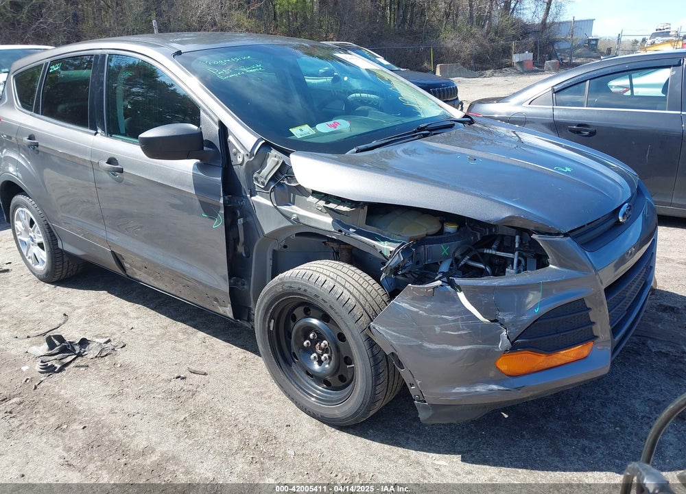 2014 FORD ESCAPE S VIN: 1FMCU0F7XEUA04848