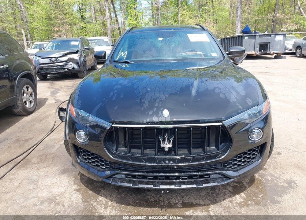 2017 MASERATI LEVANTE VIN: ZN661XUSXHX248138