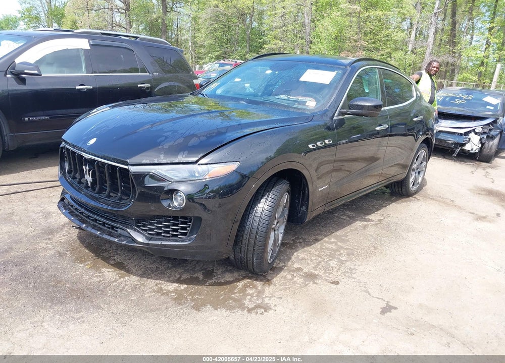 2017 MASERATI LEVANTE VIN: ZN661XUSXHX248138