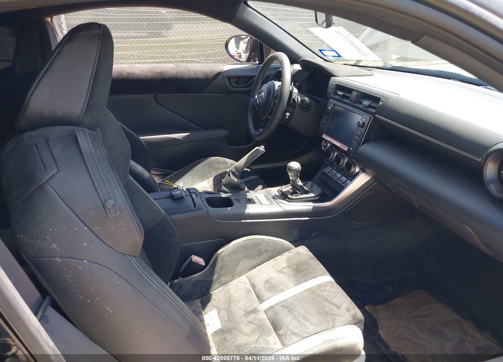 2024 TOYOTA GR86 PREMIUM VIN: JF1ZNBE19R8753925