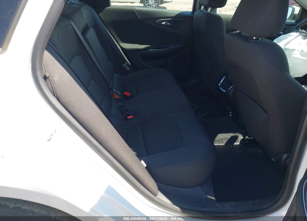 2018 CHEVROLET MALIBU LT VIN: 1G1ZD5ST8JF208361