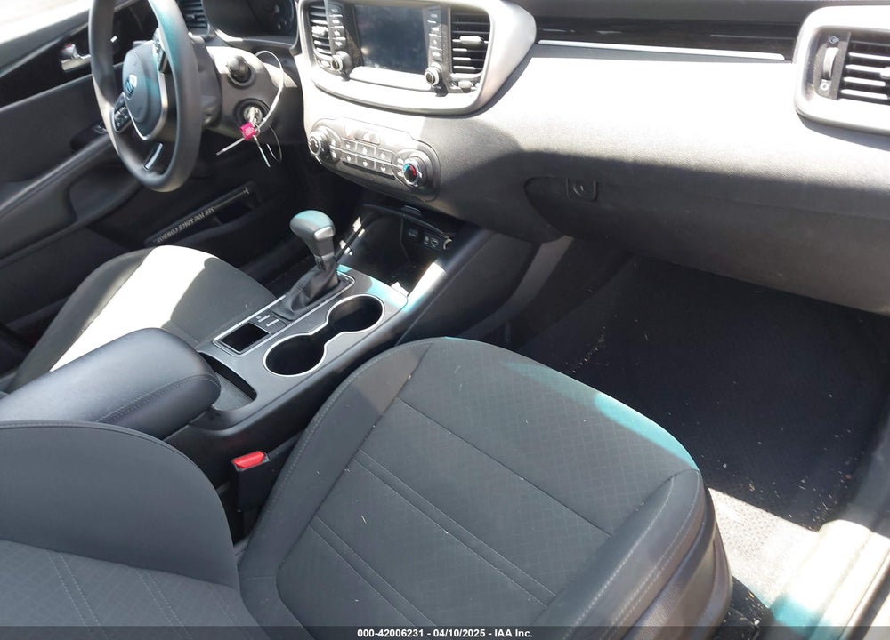 2020 KIA SORENTO 3.3L LX VIN: 5XYPG4A58LG669899