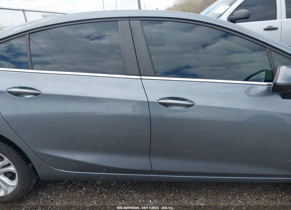 2019 CHEVROLET CRUZE LT VIN: 1G1BE5SM5K7118202