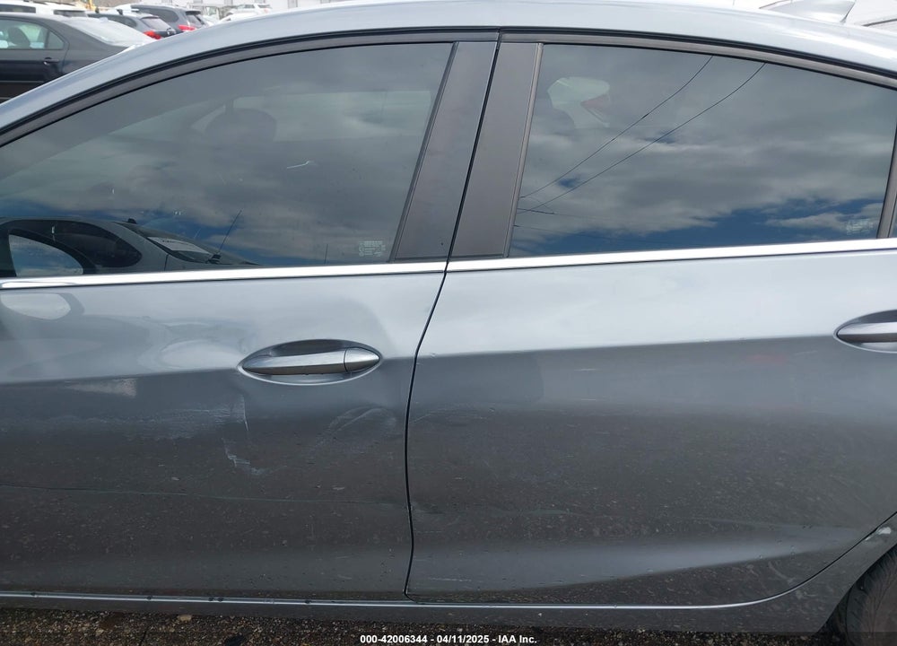 2019 CHEVROLET CRUZE LT VIN: 1G1BE5SM5K7118202