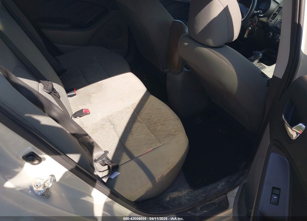 2015 KIA FORTE VIN: KNAFK4A60F5275794