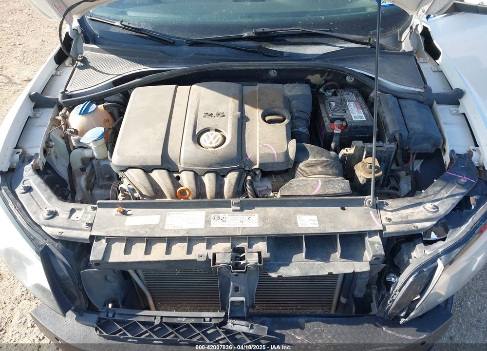 2013 VOLKSWAGEN PASSAT VIN: 1VWBH7A32DC062245