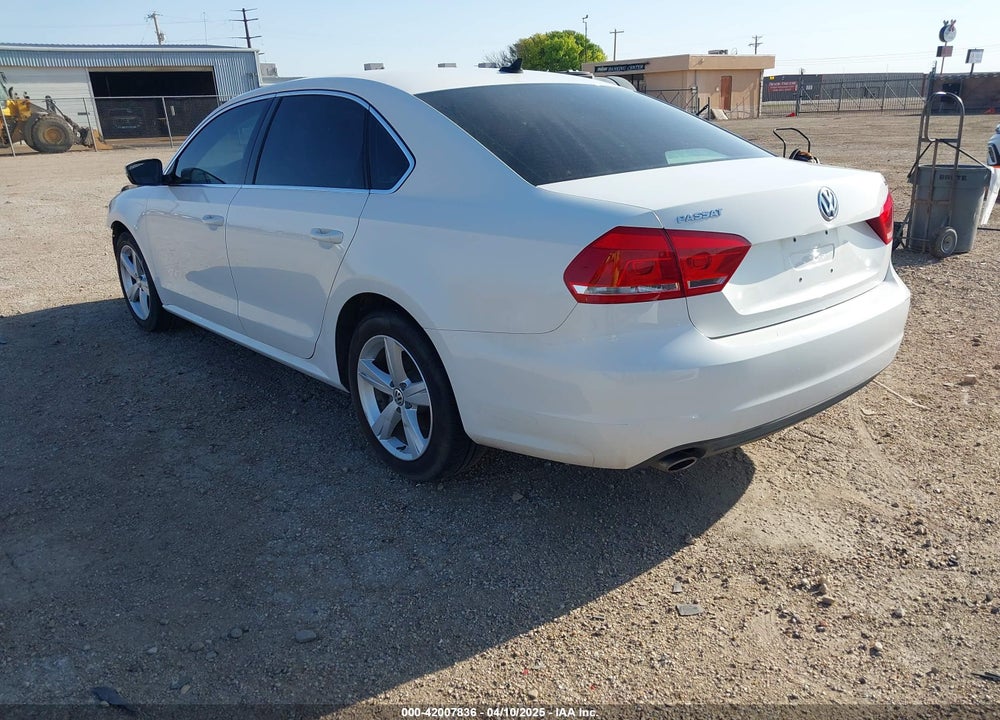 2013 VOLKSWAGEN PASSAT VIN: 1VWBH7A32DC062245