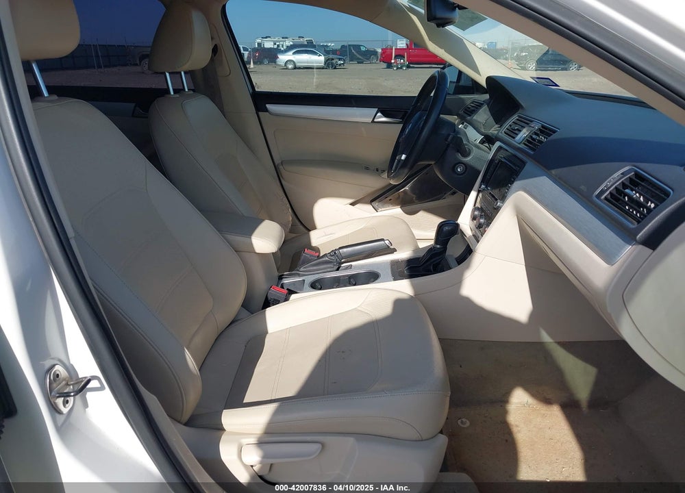 2013 VOLKSWAGEN PASSAT VIN: 1VWBH7A32DC062245